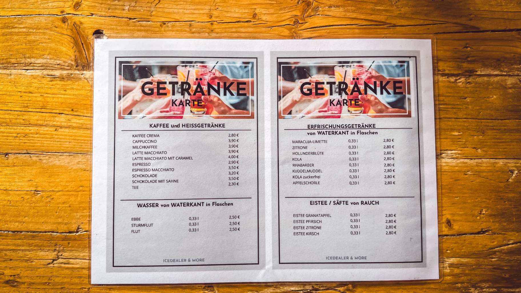 Getränkekarte Kaffee, Wasser, Erfrischungen und Eistee